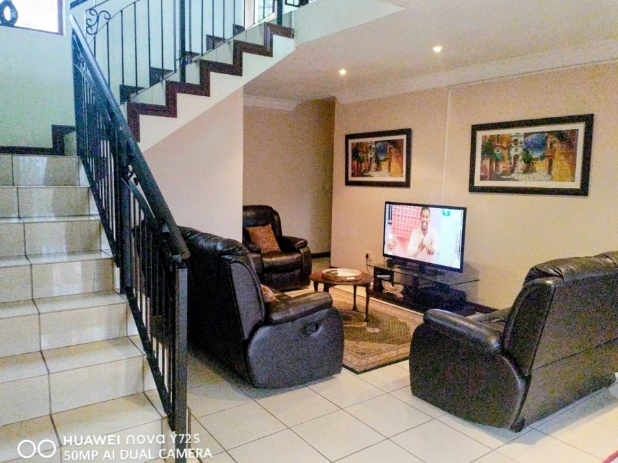 3 Bedroom Property for Sale in Kosmos Ridge North West